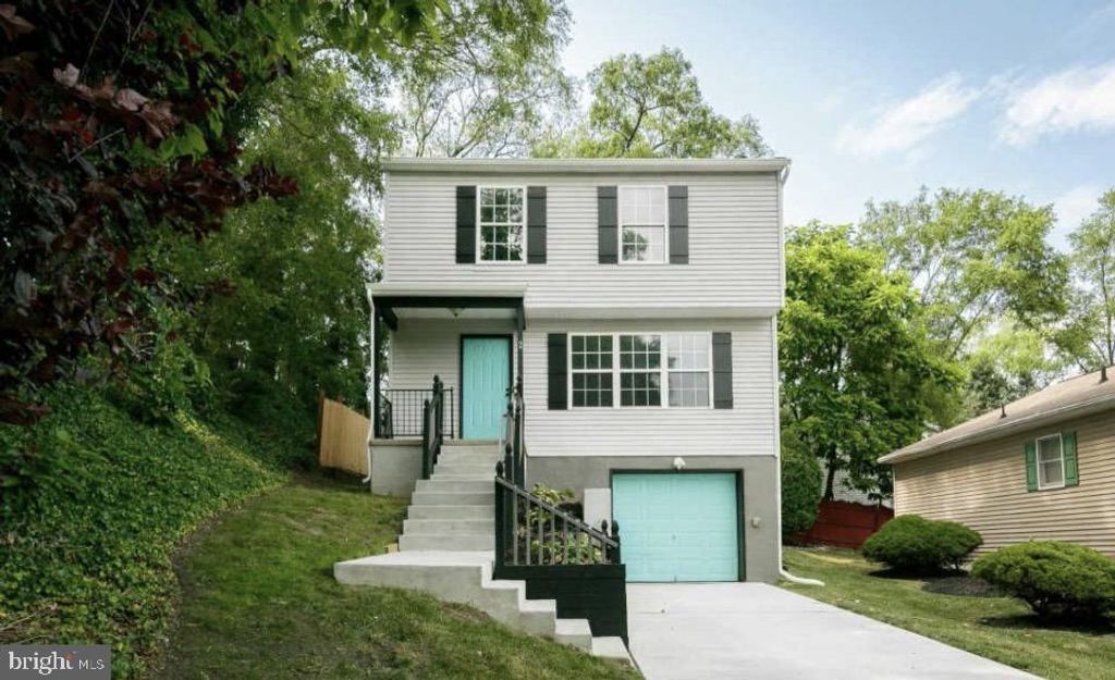 2 JUNIPER AVE, Somerdale, NJ 08083