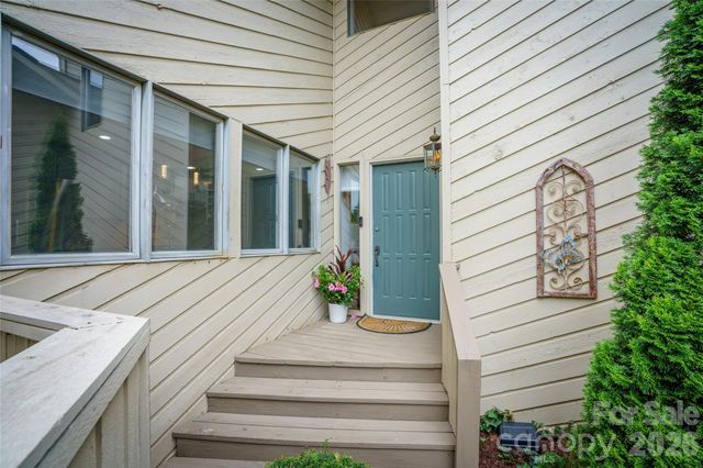 106 Deerlake Drive, Asheville, NC 28803