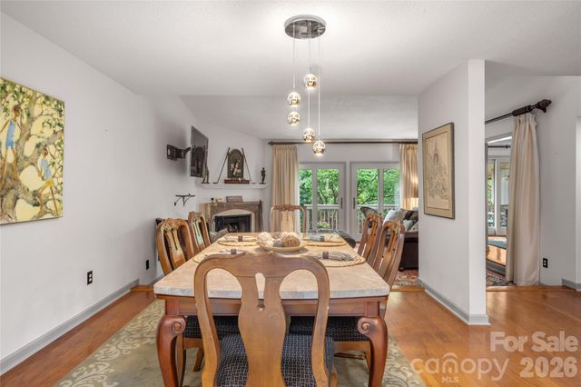 106 Deerlake Drive, Asheville, NC 28803
