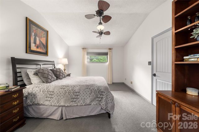 106 Deerlake Drive, Asheville, NC 28803