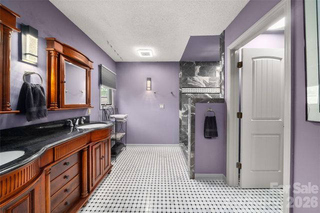 106 Deerlake Drive, Asheville, NC 28803