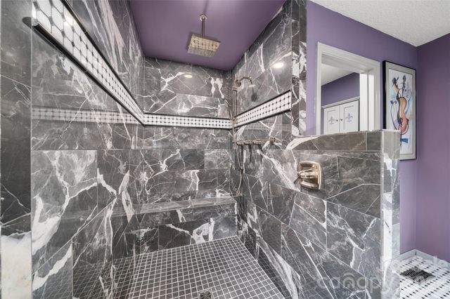 106 Deerlake Drive, Asheville, NC 28803