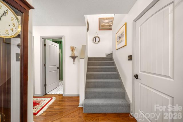 106 Deerlake Drive, Asheville, NC 28803