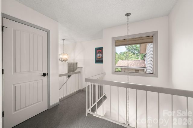 106 Deerlake Drive, Asheville, NC 28803