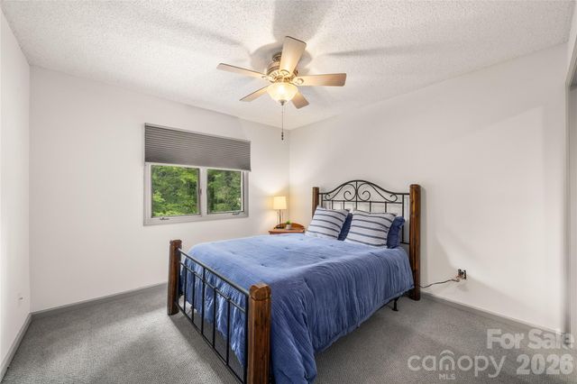 106 Deerlake Drive, Asheville, NC 28803
