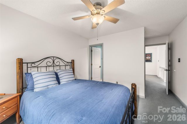 106 Deerlake Drive, Asheville, NC 28803