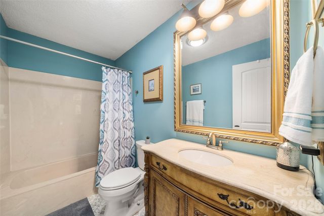 106 Deerlake Drive, Asheville, NC 28803