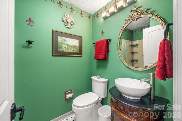 106 Deerlake Drive, Asheville, NC 28803