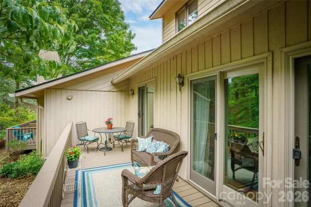 106 Deerlake Drive, Asheville, NC 28803