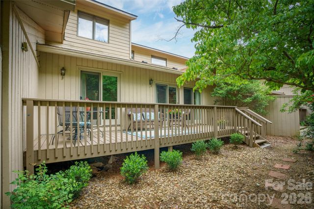 106 Deerlake Drive, Asheville, NC 28803