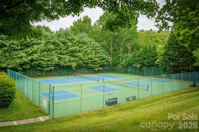 106 Deerlake Drive, Asheville, NC 28803