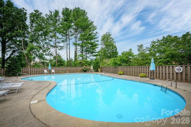 106 Deerlake Drive, Asheville, NC 28803