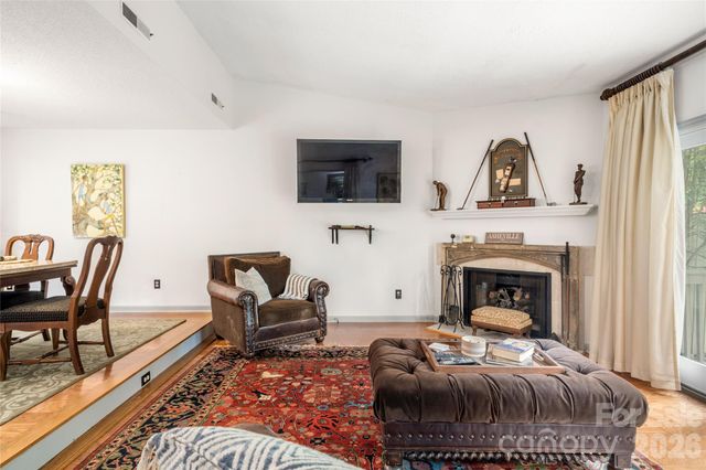 106 Deerlake Drive, Asheville, NC 28803