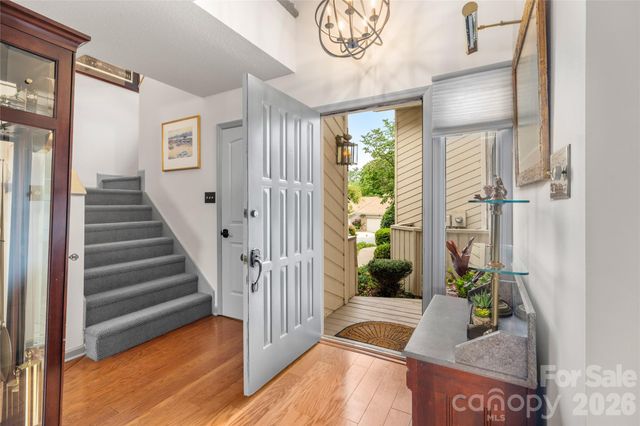 106 Deerlake Drive, Asheville, NC 28803