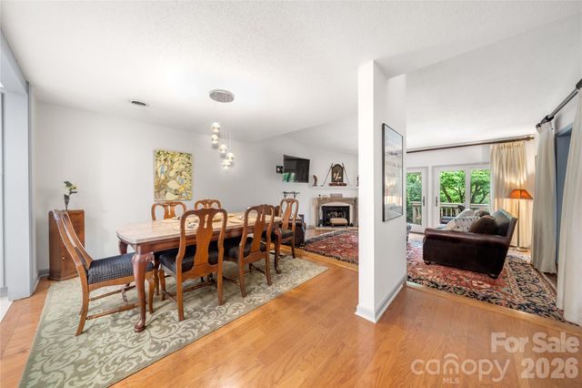106 Deerlake Drive, Asheville, NC 28803