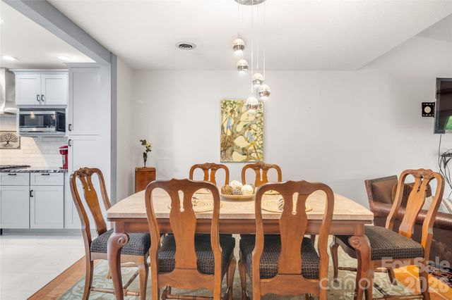106 Deerlake Drive, Asheville, NC 28803