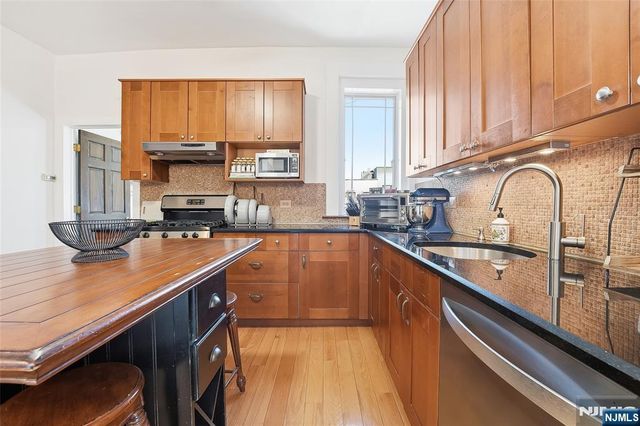 913-915 Willow Avenue 4A, Hoboken, NJ 07030