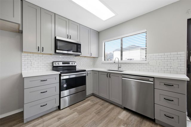 2206 Bluebonnet DR, Round Rock, TX 78664