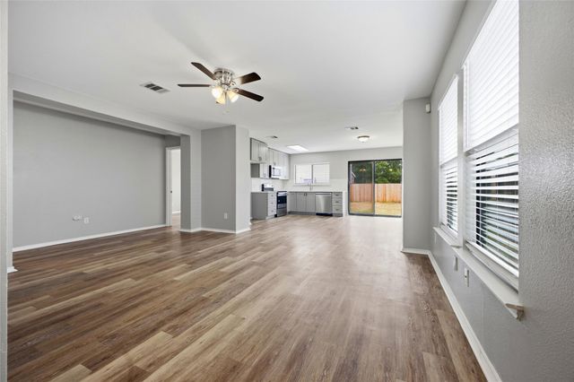 2206 Bluebonnet DR, Round Rock, TX 78664