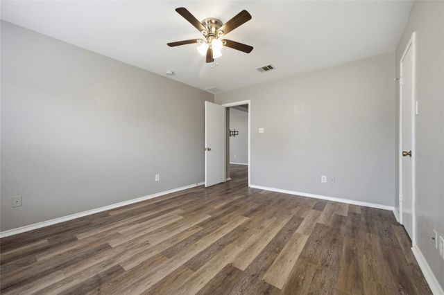 2206 Bluebonnet DR, Round Rock, TX 78664