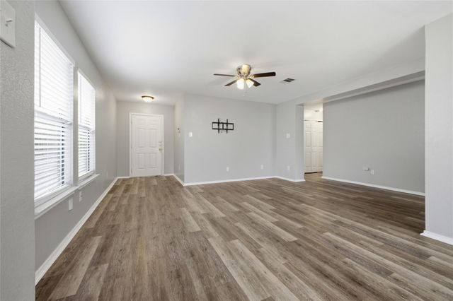 2206 Bluebonnet DR, Round Rock, TX 78664