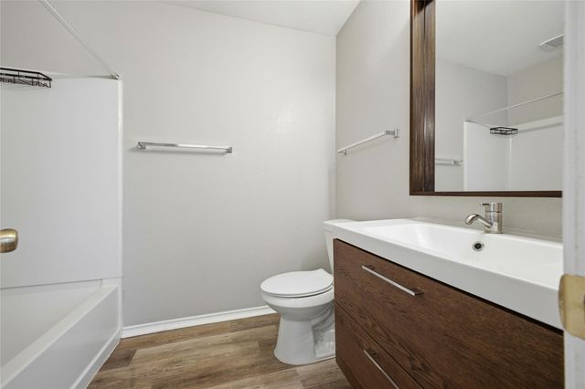2206 Bluebonnet DR, Round Rock, TX 78664