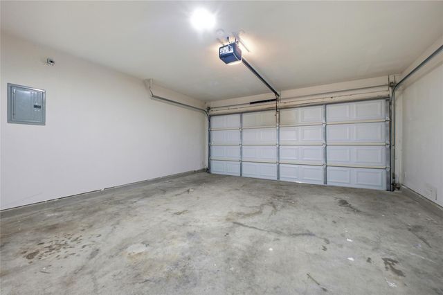 2206 Bluebonnet DR, Round Rock, TX 78664