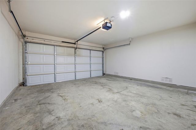 2206 Bluebonnet DR, Round Rock, TX 78664