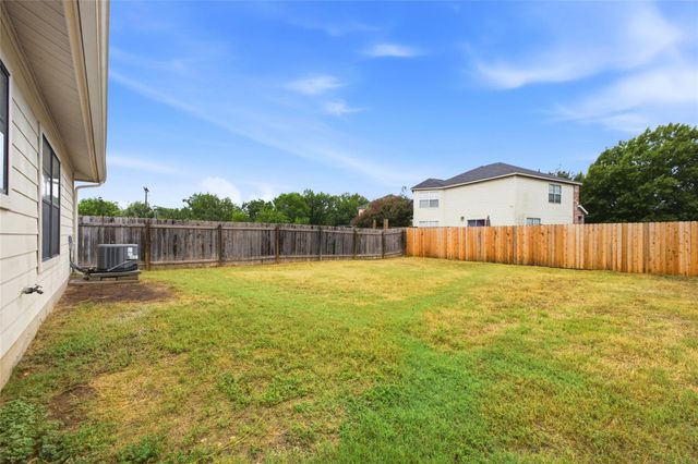 2206 Bluebonnet DR, Round Rock, TX 78664