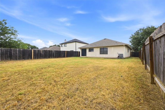 2206 Bluebonnet DR, Round Rock, TX 78664