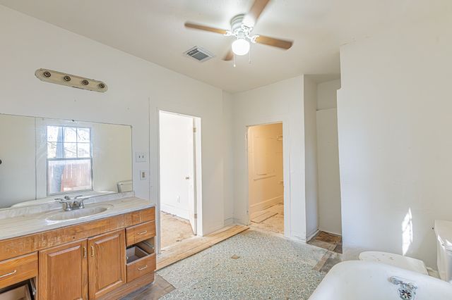 428 N Denton Street, Gainesville, TX 76240