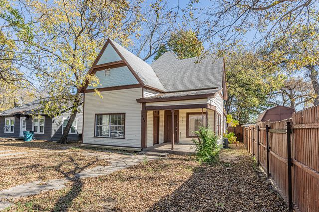 428 N Denton Street, Gainesville, TX 76240