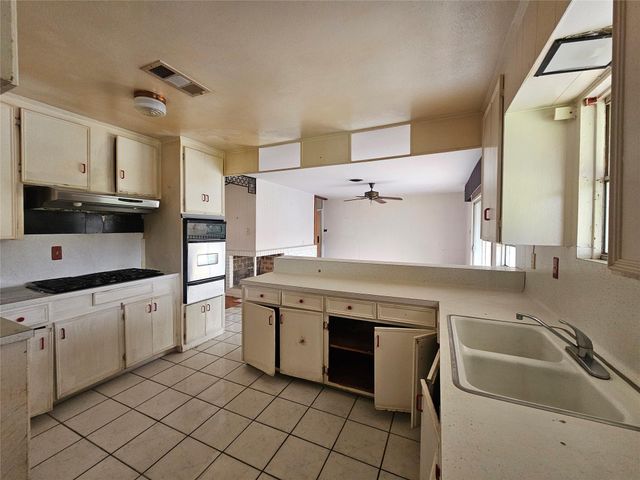 5327 Knotty Oaks Trail, Houston, TX 77045