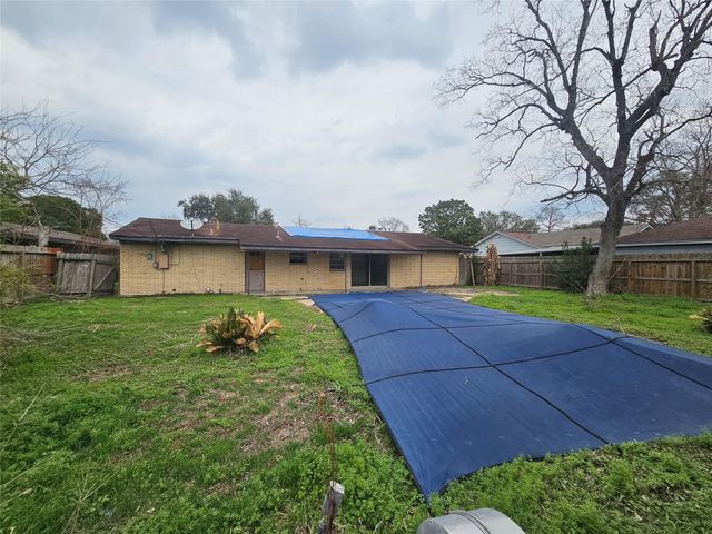 5327 Knotty Oaks Trail, Houston, TX 77045