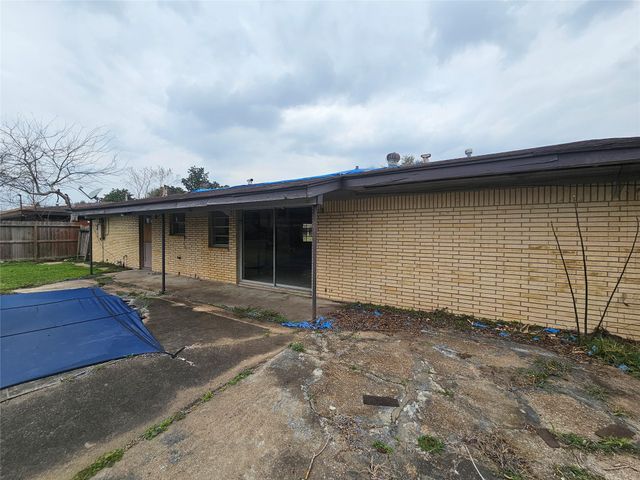 5327 Knotty Oaks Trail, Houston, TX 77045