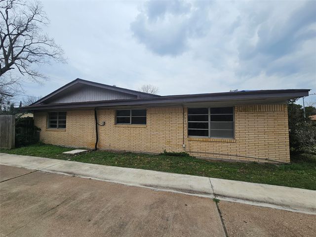 5327 Knotty Oaks Trail, Houston, TX 77045