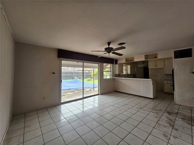 5327 Knotty Oaks Trail, Houston, TX 77045