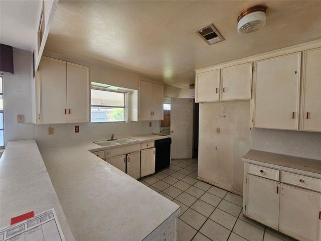 5327 Knotty Oaks Trail, Houston, TX 77045