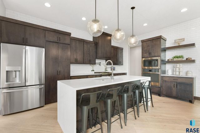 6701 E Spitfire Cir Circle, Sioux Falls, SD 57110