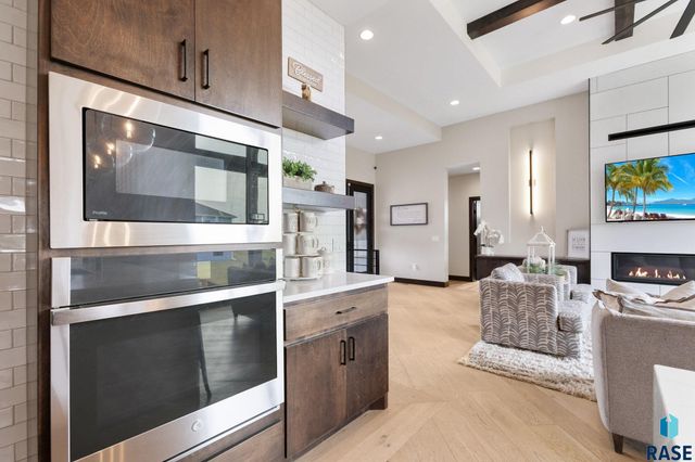 6701 E Spitfire Cir Circle, Sioux Falls, SD 57110
