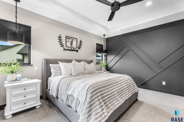 6701 E Spitfire Cir Circle, Sioux Falls, SD 57110