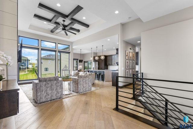 6701 E Spitfire Cir Circle, Sioux Falls, SD 57110
