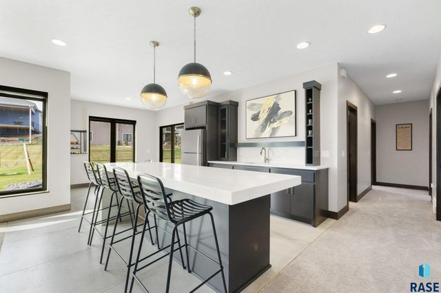 6701 E Spitfire Cir Circle, Sioux Falls, SD 57110