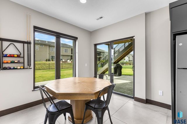6701 E Spitfire Cir Circle, Sioux Falls, SD 57110