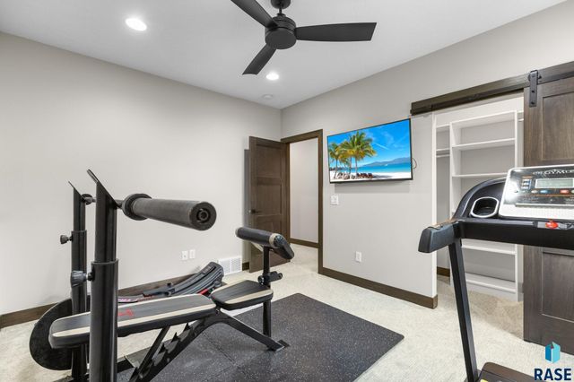 6701 E Spitfire Cir Circle, Sioux Falls, SD 57110