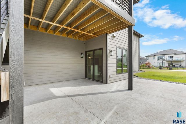 6701 E Spitfire Cir Circle, Sioux Falls, SD 57110