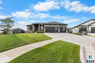 6701 E Spitfire Cir Circle, Sioux Falls, SD 57110