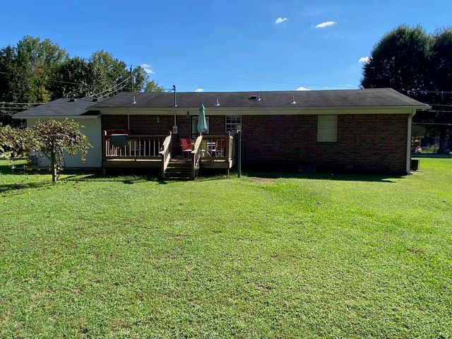 160 CLEMENT DR, Savannah, TN 38372