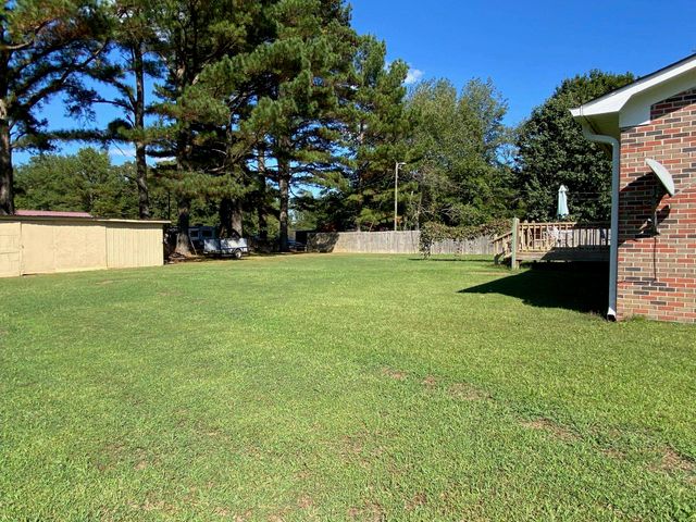 160 CLEMENT DR, Savannah, TN 38372