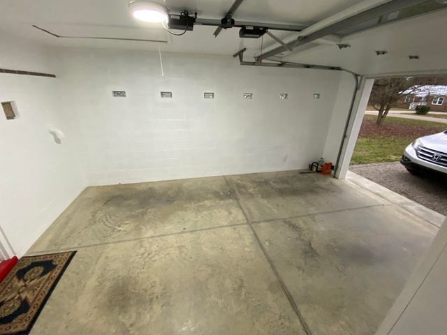 160 CLEMENT DR, Savannah, TN 38372